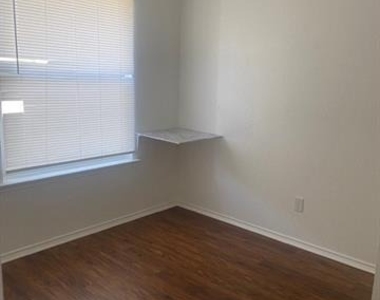 14860 Bell Manor Court - Photo Thumbnail 2