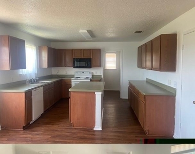14860 Bell Manor Court - Photo Thumbnail 7