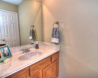9400 Woodhurst Drive - Photo Thumbnail 21