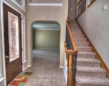 9400 Woodhurst Drive - Photo Thumbnail 12