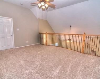 9400 Woodhurst Drive - Photo Thumbnail 14