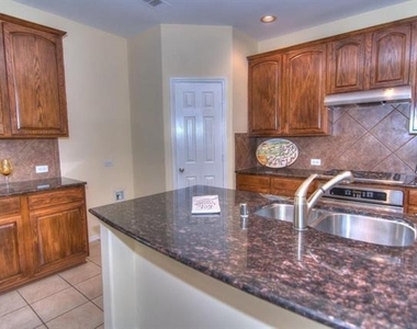 9400 Woodhurst Drive - Photo Thumbnail 8