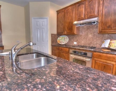 9400 Woodhurst Drive - Photo Thumbnail 5