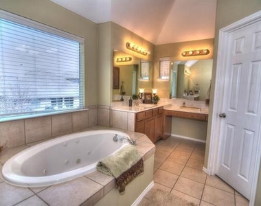 9400 Woodhurst Drive - Photo Thumbnail 17