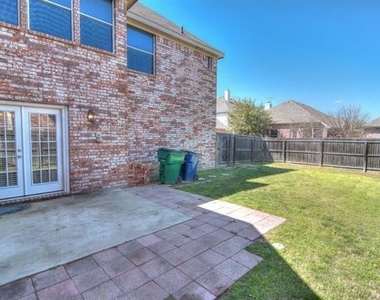 9400 Woodhurst Drive - Photo Thumbnail 23