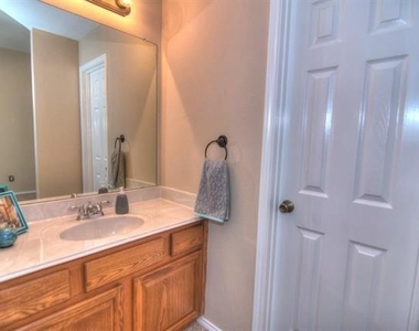 9400 Woodhurst Drive - Photo Thumbnail 20