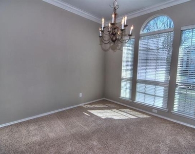 9400 Woodhurst Drive - Photo Thumbnail 10