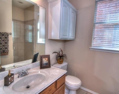 9400 Woodhurst Drive - Photo Thumbnail 22