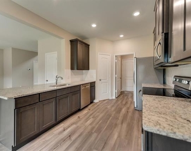 309 Sweet Pea Lane - Photo Thumbnail 5