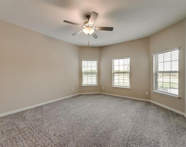 309 Sweet Pea Lane - Photo Thumbnail 8
