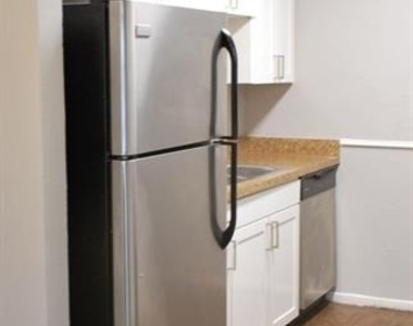 2200 W Lowden Street - Photo Thumbnail 3