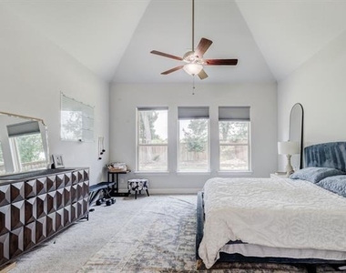 400 Headwaters Drive - Photo Thumbnail 22