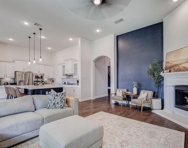400 Headwaters Drive - Photo Thumbnail 8