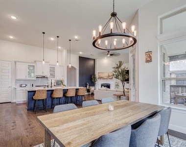 400 Headwaters Drive - Photo Thumbnail 20