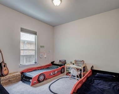 400 Headwaters Drive - Photo Thumbnail 30