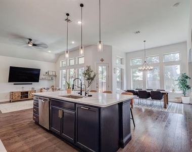 400 Headwaters Drive - Photo Thumbnail 15