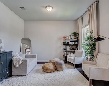 400 Headwaters Drive - Photo Thumbnail 9