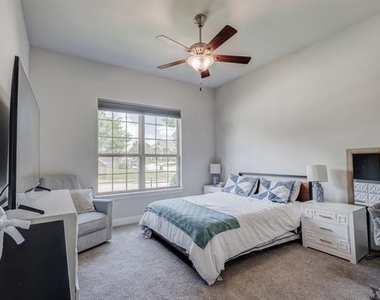 400 Headwaters Drive - Photo Thumbnail 29