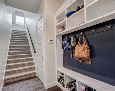 400 Headwaters Drive - Photo Thumbnail 32