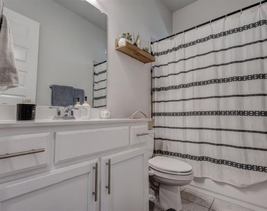 400 Headwaters Drive - Photo Thumbnail 27