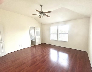 704 Corral Street - Photo Thumbnail 7