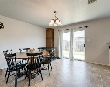 542 Del Mar Drive - Photo Thumbnail 9