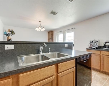542 Del Mar Drive - Photo Thumbnail 15