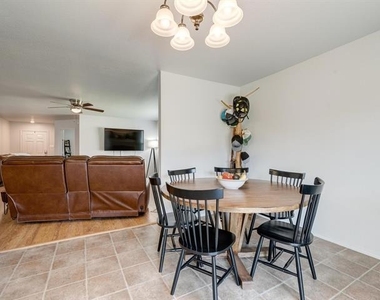 542 Del Mar Drive - Photo Thumbnail 10