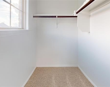 3941 Oak Creek Circle - Photo Thumbnail 17