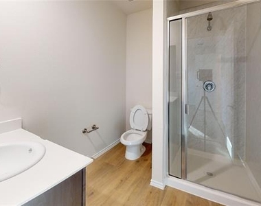 3941 Oak Creek Circle - Photo Thumbnail 12