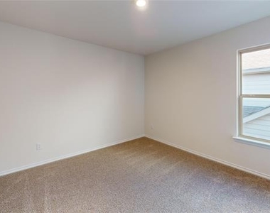 3941 Oak Creek Circle - Photo Thumbnail 13