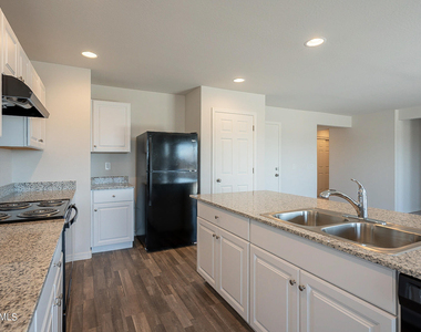 809 W Raymond Street - Photo Thumbnail 11