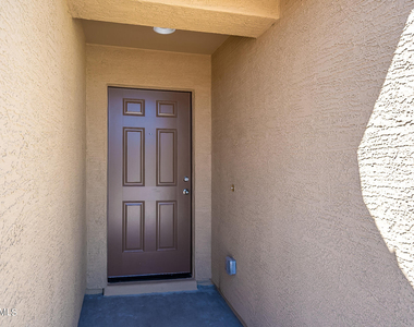 809 W Raymond Street - Photo Thumbnail 3