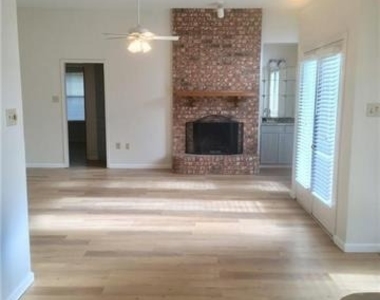 1406 Briarcrest Drive - Photo Thumbnail 4
