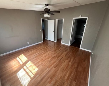 9204 Oklahoma Street - Photo Thumbnail 24