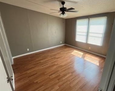 9204 Oklahoma Street - Photo Thumbnail 23