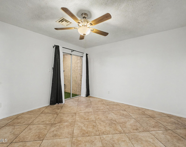 20420 N 6th Drive - Photo Thumbnail 10