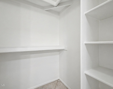 20420 N 6th Drive - Photo Thumbnail 15