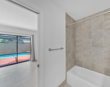 4757 Sunny Palm Circle - Photo Thumbnail 12