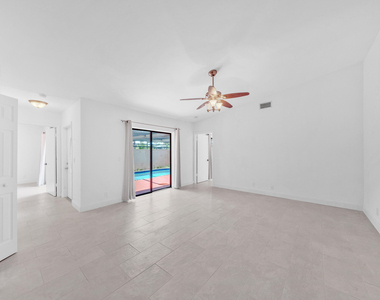 4757 Sunny Palm Circle - Photo Thumbnail 21
