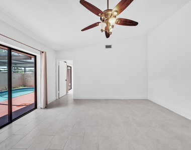 4757 Sunny Palm Circle - Photo Thumbnail 8