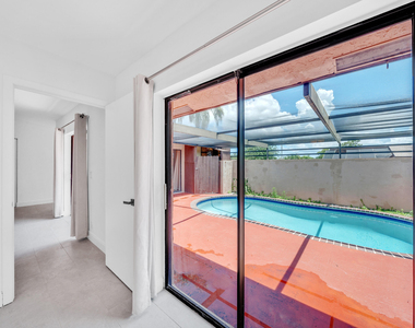 4757 Sunny Palm Circle - Photo Thumbnail 14