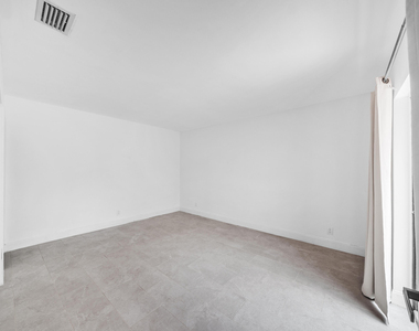 4757 Sunny Palm Circle - Photo Thumbnail 23