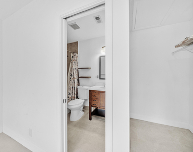 4757 Sunny Palm Circle - Photo Thumbnail 10