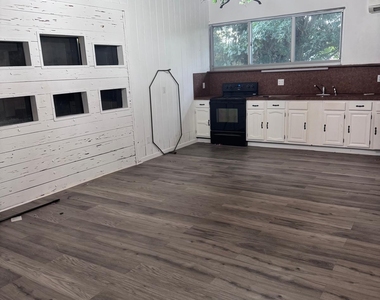 5250 Rock Island Road - Photo Thumbnail 3