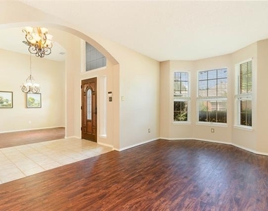 3108 Palmtree Drive - Photo Thumbnail 7