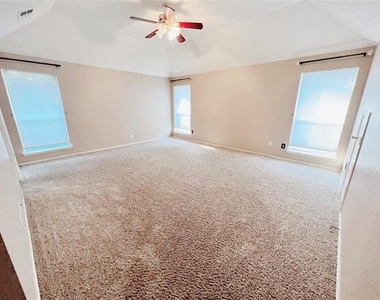 3108 Palmtree Drive - Photo Thumbnail 16