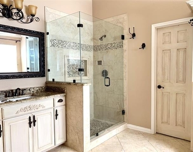 3108 Palmtree Drive - Photo Thumbnail 31