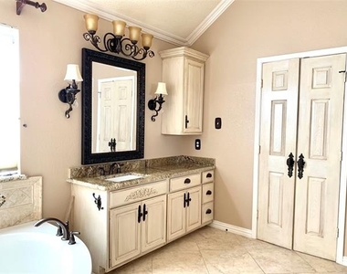 3108 Palmtree Drive - Photo Thumbnail 27