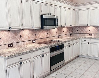 3108 Palmtree Drive - Photo Thumbnail 14